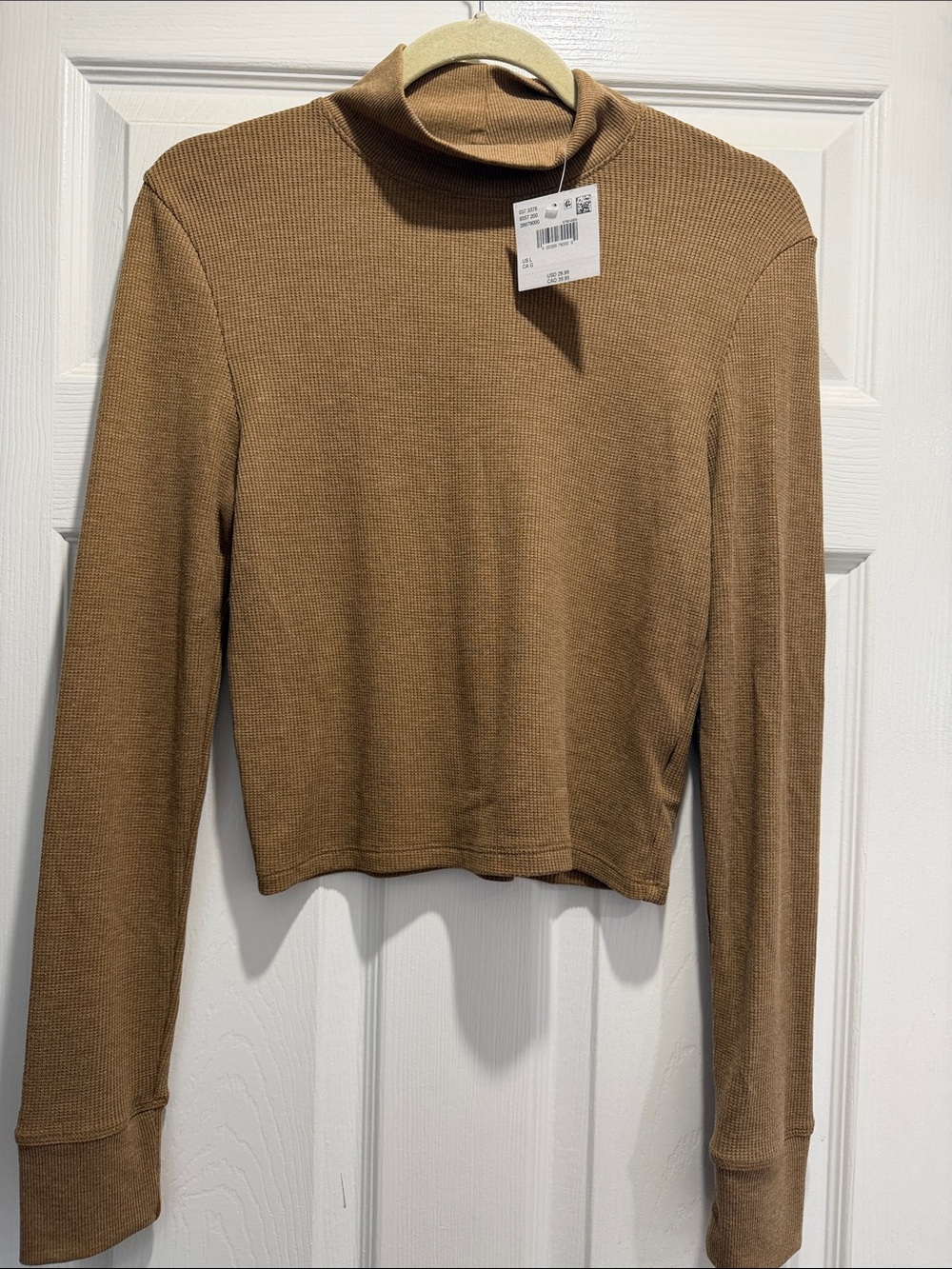 NWT American Eagle Women’s Camel Ribbed Mock Neck Top; Size Large